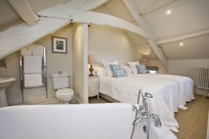 Christina Warwick Cottage 38 sm.jpg